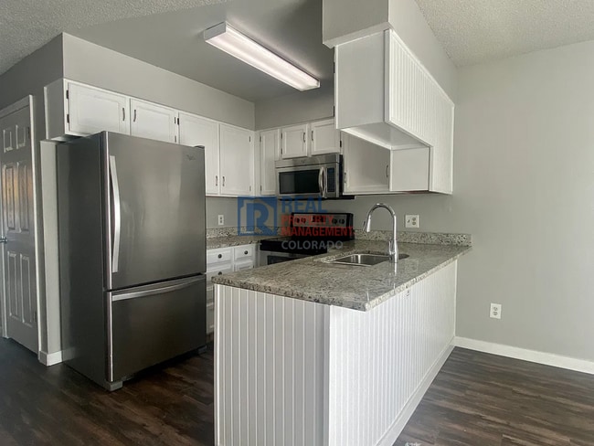 Building Photo - 1743 S Blackhawk Way