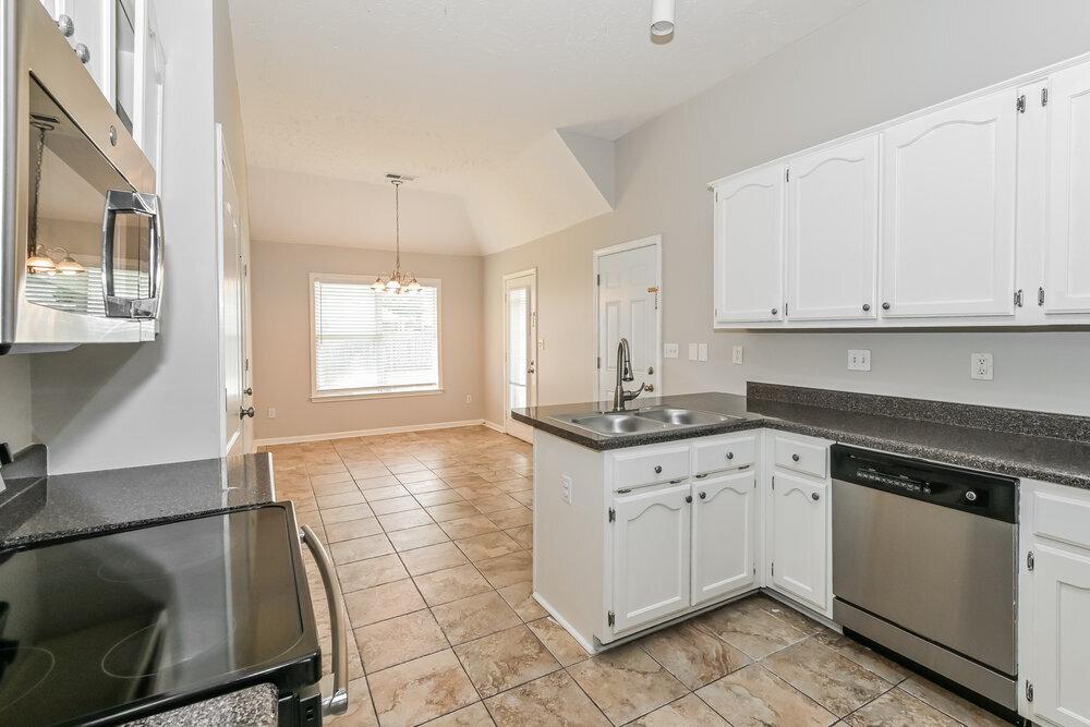 Building Photo - 7389 Ivy Trails Cove