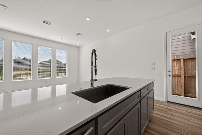Building Photo - 5558 Amber Brook Ln