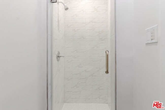 Building Photo - 2302 Bagley Ave