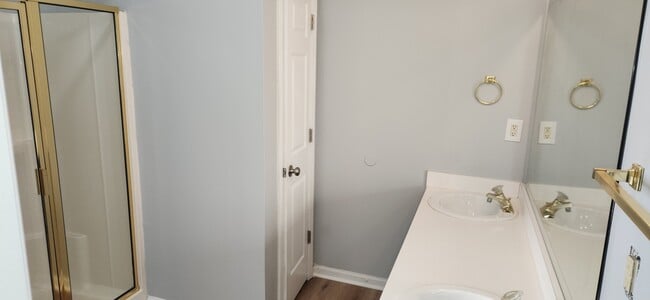 Building Photo - 313 N Water's Edge Dr