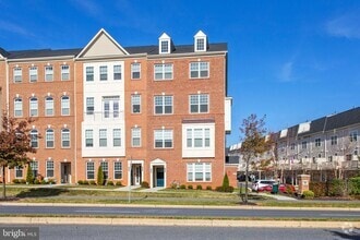 Building Photo - 7086 Executive Way