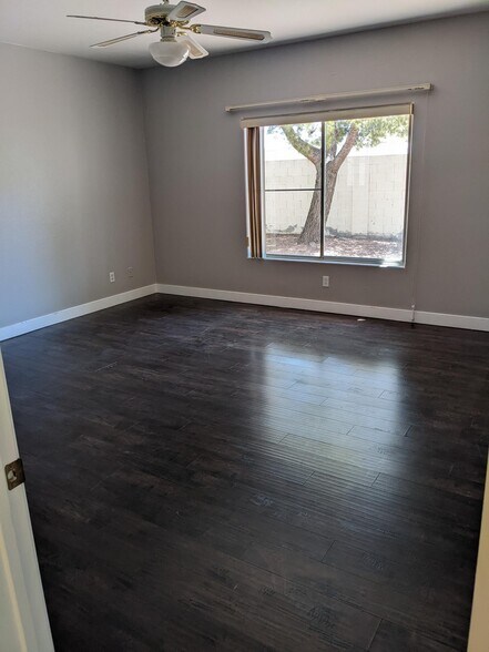 Building Photo - 6201 E Lake Mead Blvd