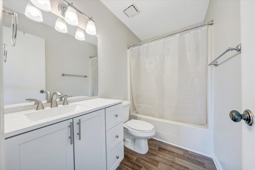 Master Bathroom - 3377 Morning Dove Rd
