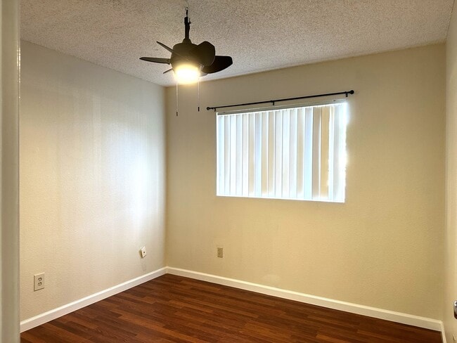 Building Photo - 95 Lumiaina St