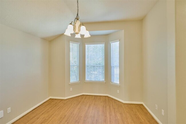 Building Photo - 3733 Breckenridge Dr