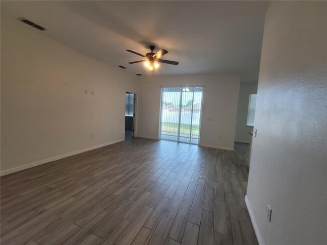 Building Photo - 140 Highland Meadows St