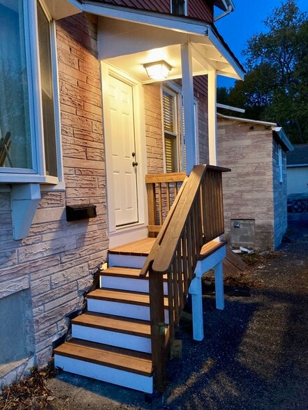 Building Photo - 502 Bell Rd