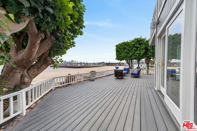 Building Photo - 6819 E Ocean Blvd