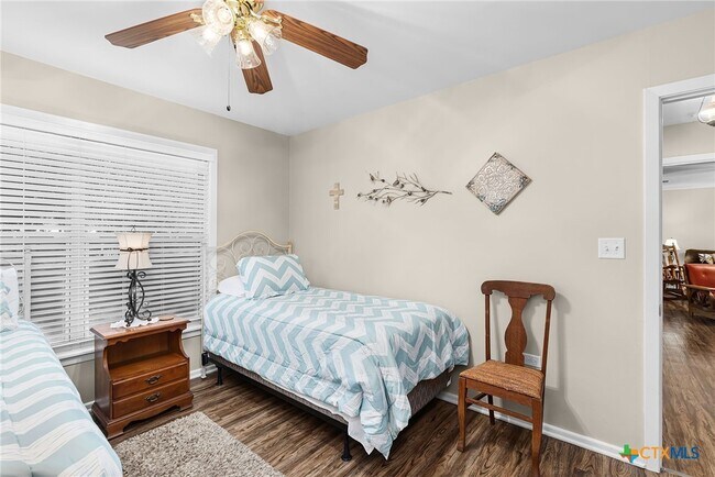 Building Photo - 2052 Gruene Rd