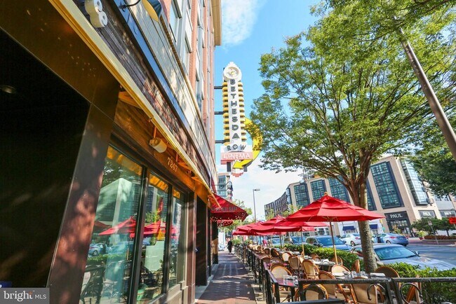 Building Photo - 4838 Drummond Ave