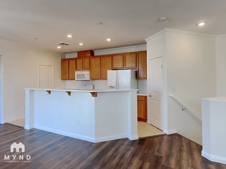 Building Photo - 495 Westminster Hall Ave