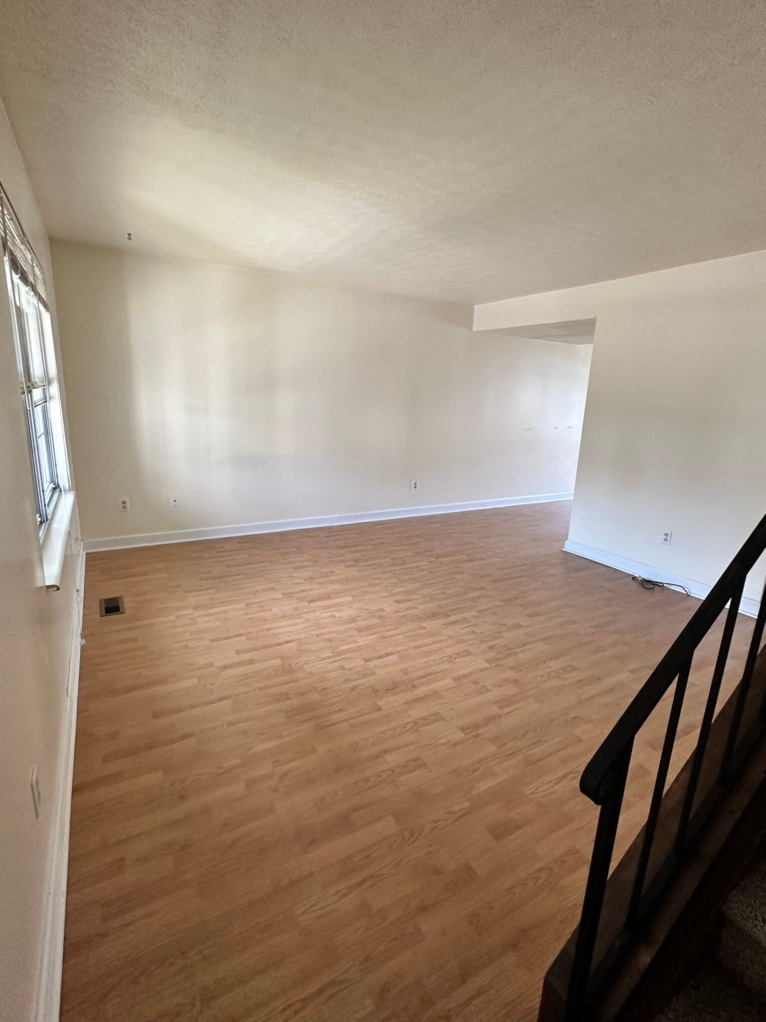 Living room - 135 E Pike St