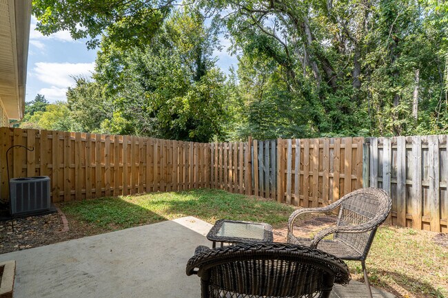 Building Photo - 2019 Emerald Bay Dr