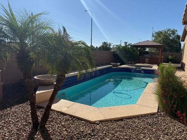Building Photo - Beautiful 6 Bedroom - 4 Bath w/Private Pool & Basement - Chandler