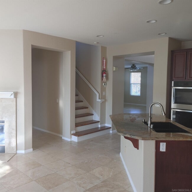 Building Photo - 382 Edgewater Dr