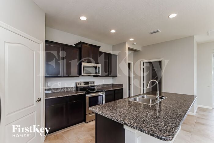 Building Photo - 740 Remington Green Dr SE