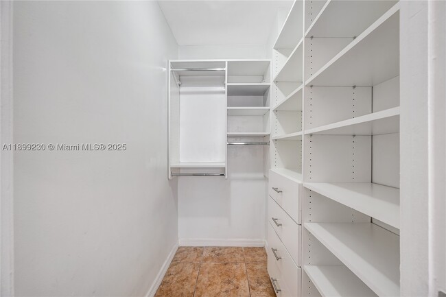 Building Photo - 290 174th St
