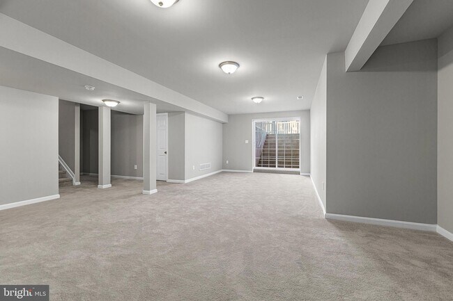 Building Photo - 243 Wavyleaf Dr