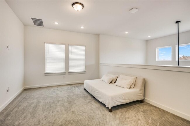 Building Photo - 253 Darley Oak Dr