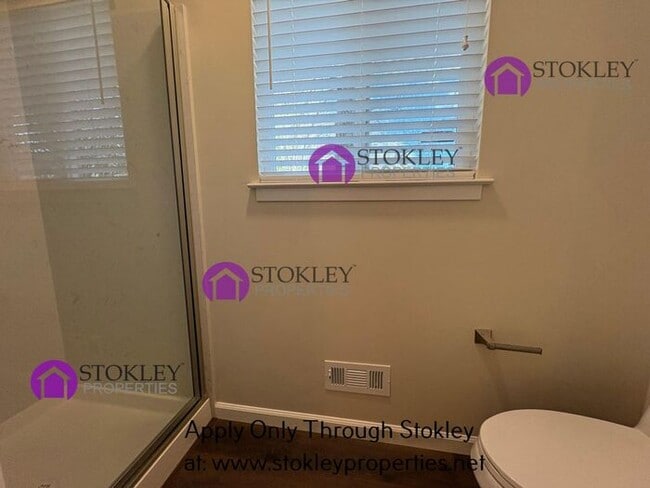 Building Photo - 18 Bonnie Pl