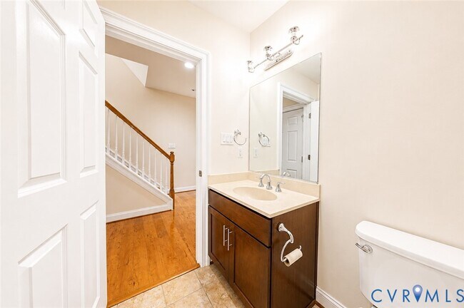 Building Photo - 5421 Hickory Ann Dr
