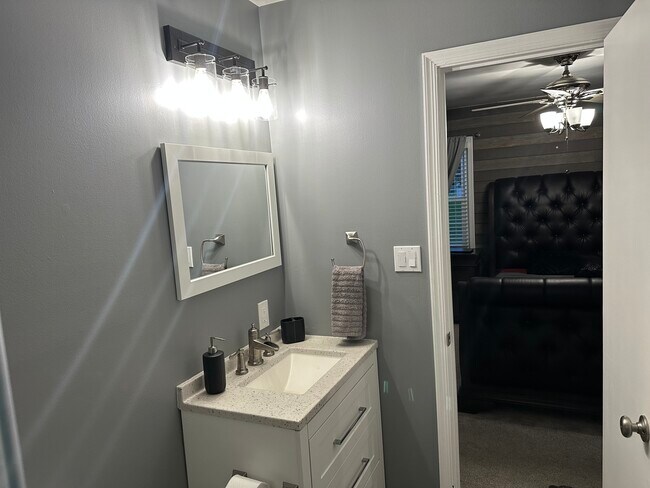 Building Photo - 9576 Maryus Rd