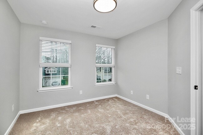 Building Photo - 6826 Colonial Garden Dr
