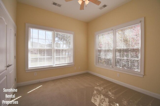 Building Photo - 9173 Abingdon Dr