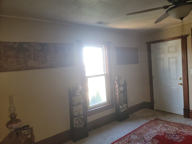 Livingroom 2nd floor - 408 E Boone St