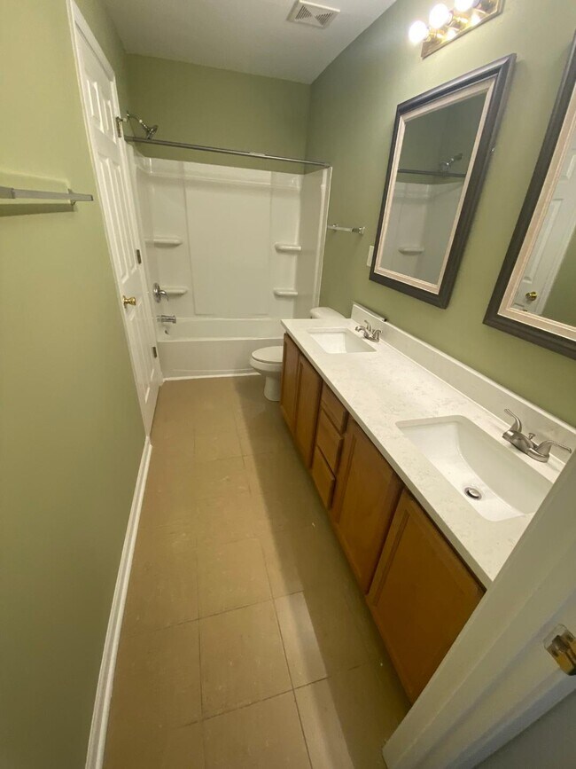 Master Bathroom - 10660 Holly Ridge Blvd