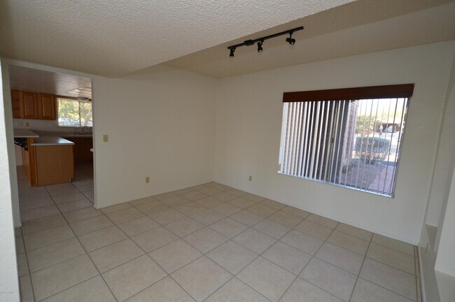 Building Photo - 7722 E Knollwood Cir