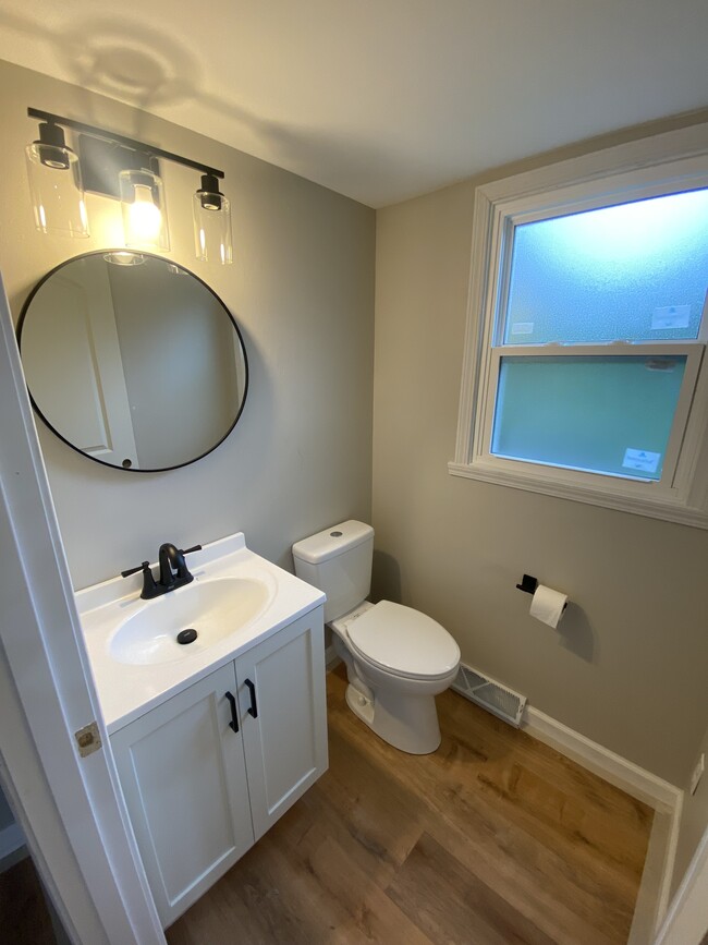 Half Bath - 126 S Wright Rd