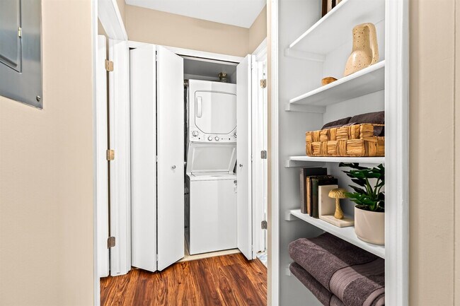 Building Photo - 18939 Sharon Ln