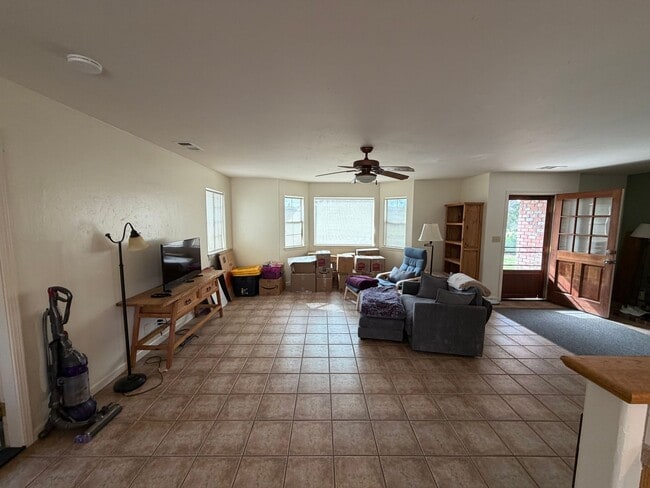 Building Photo - Beautiful County Property