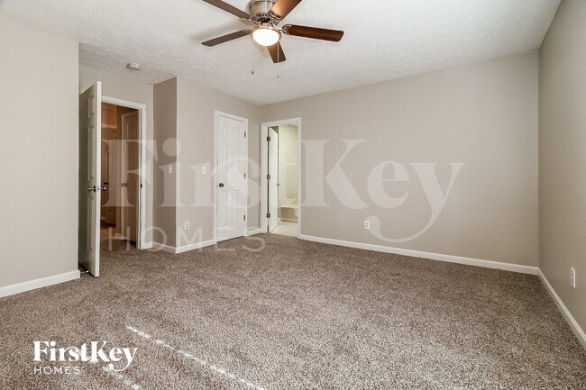 Building Photo - 560 Presidential Dr