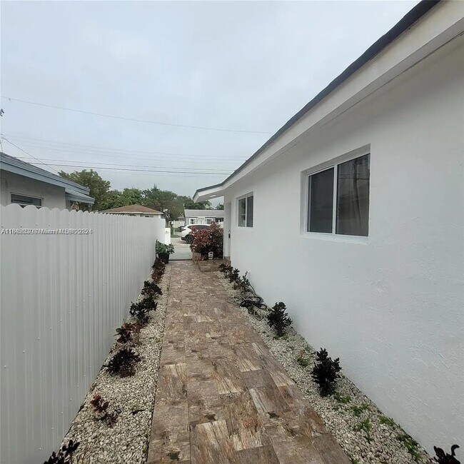 Building Photo - 2126 NW 47th Terrace