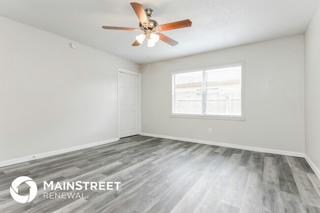 Building Photo - 4485 Canna Dr