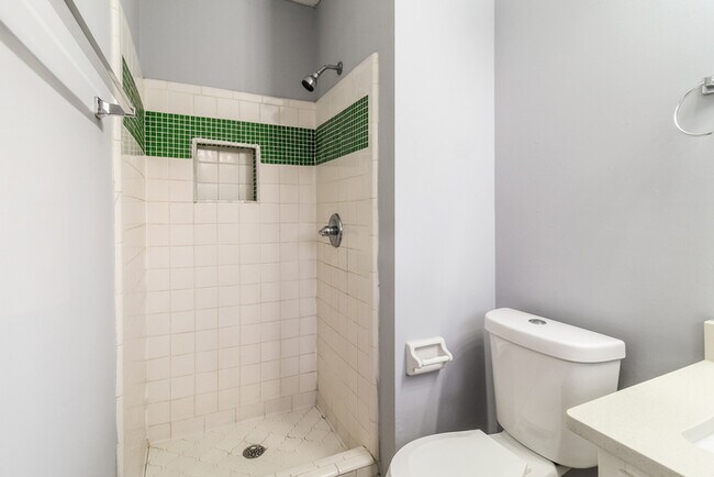 Building Photo - Fantastic 4bd/3ba home! Let yourself in!