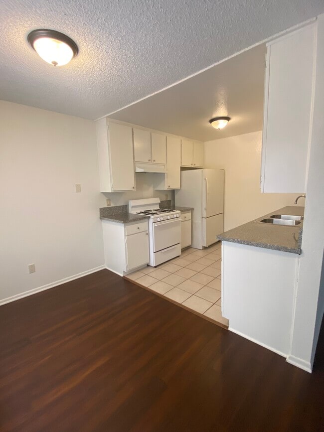 Building Photo - 3414 Jasmine Ave