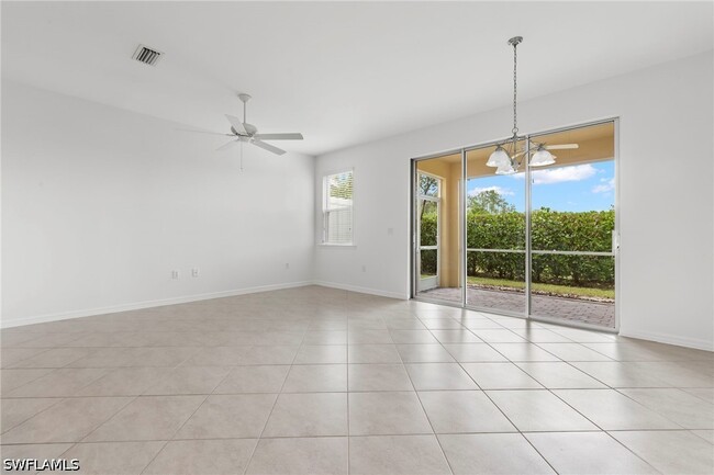 Building Photo - 10818 Alvara Way