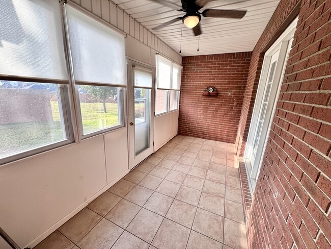 Building Photo - 88 St Annes Ct