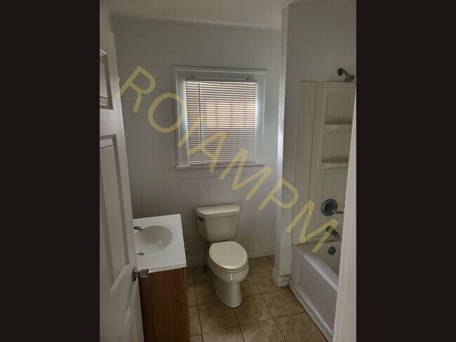 Building Photo - 359 2nd Ave N