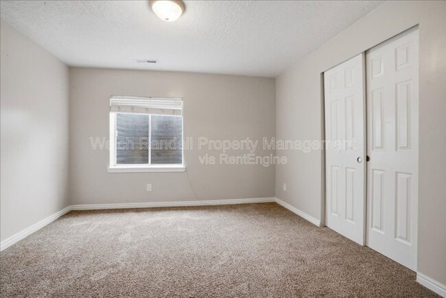 Building Photo - 9527 S Newkirk St