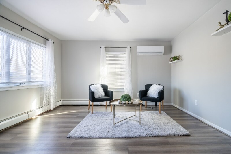 Building Photo - 6365 Saline Dr