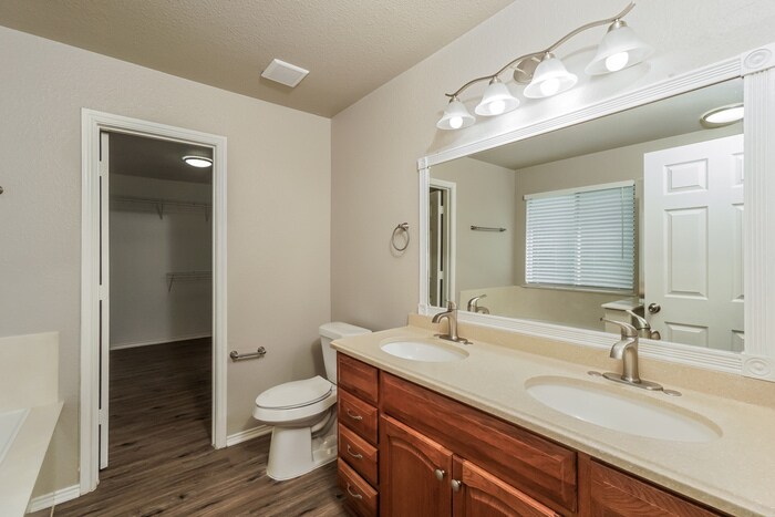 Building Photo - 349 Willow View