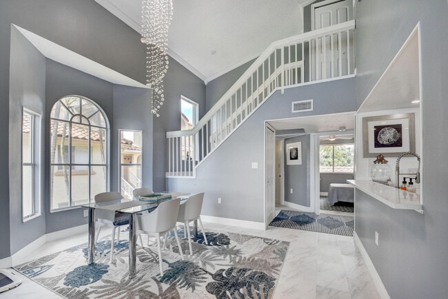Building Photo - 9204 Glenmoor Dr