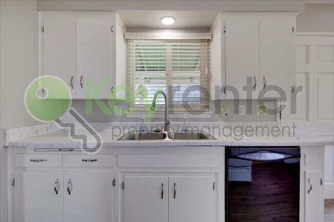 Building Photo - 3124 Brophy Dr