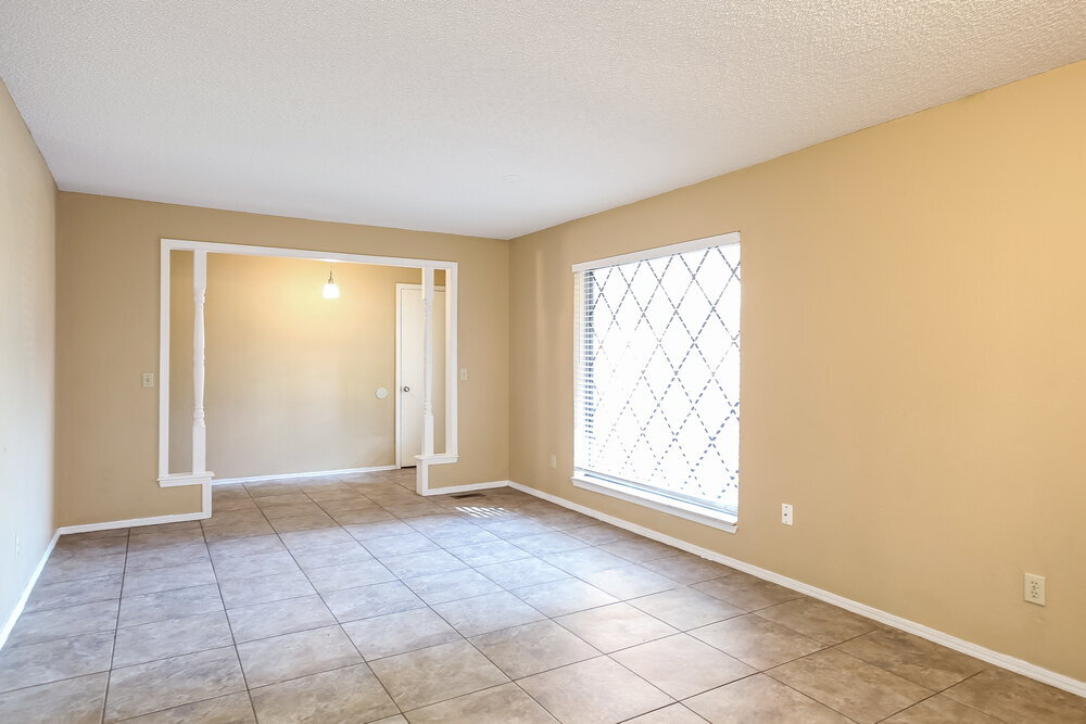 Building Photo - 9713 Hummingbird Ln
