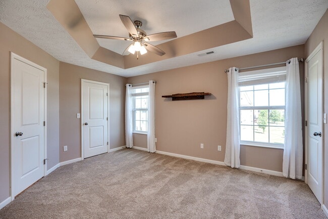 Building Photo - 9581 Tahoe Dr